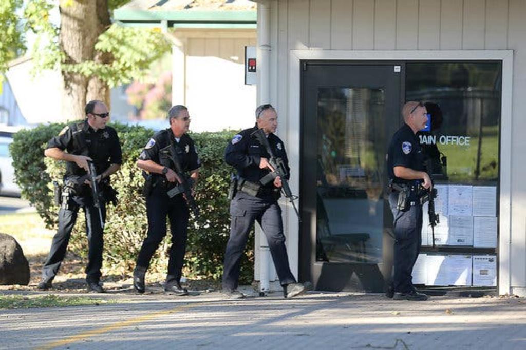 Un tiroteo en las afueras de la escuela secundaria Ridgway High School en Santa Rosa, California, dejó este martes una persona herida. (ESPECIAL)