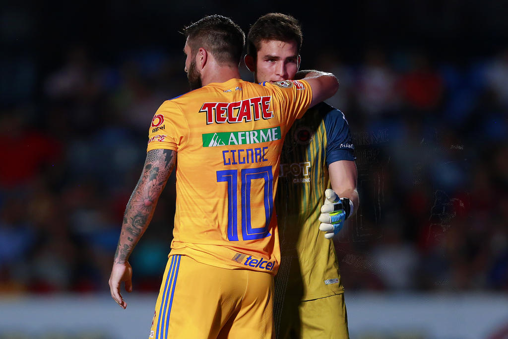 Los Tigres anotaron dos goles en los minutos en que estuvieron inmóviles los jugadores de Veracruz en forma de protesta. (ARCHIVO)