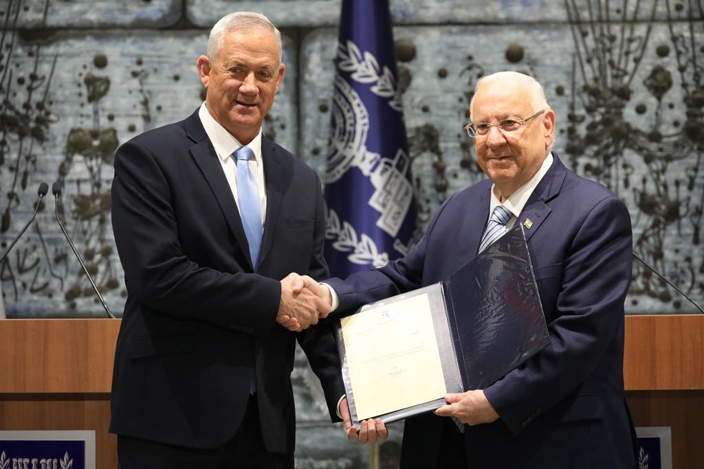 Benny Gantz, líder del partido Azul y Blanco, recibió hoy el mandato para formar el nuevo Gobierno de Israel. (EFE)