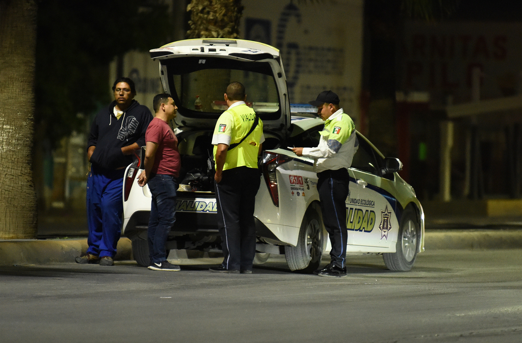 El alcalde Jorge Zermeño aconsejó a los agentes de Vialidad a tener la cabeza fría en los casos en los que algún ciudadano se exceda con sus reclamos durante los operativos de seguridad en la ciudad. (JESÚS GALINDO)