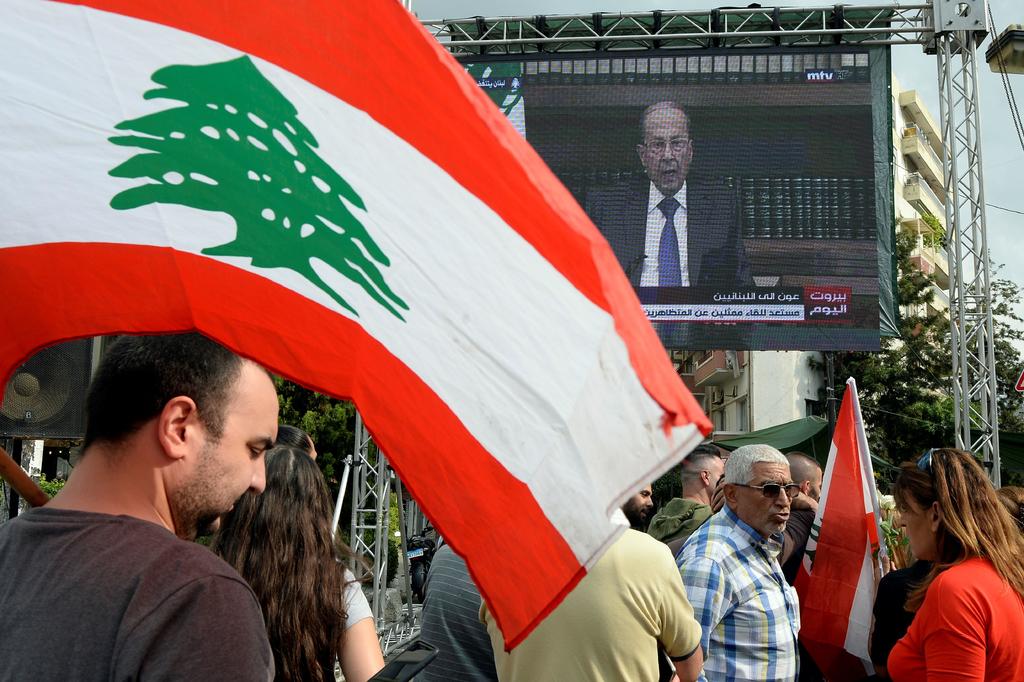 El presidente de Líbano, Michel Aoun, manifestó su disposición de entablar un diálogo con manifestantes, pero protestas siguen. (EFE)