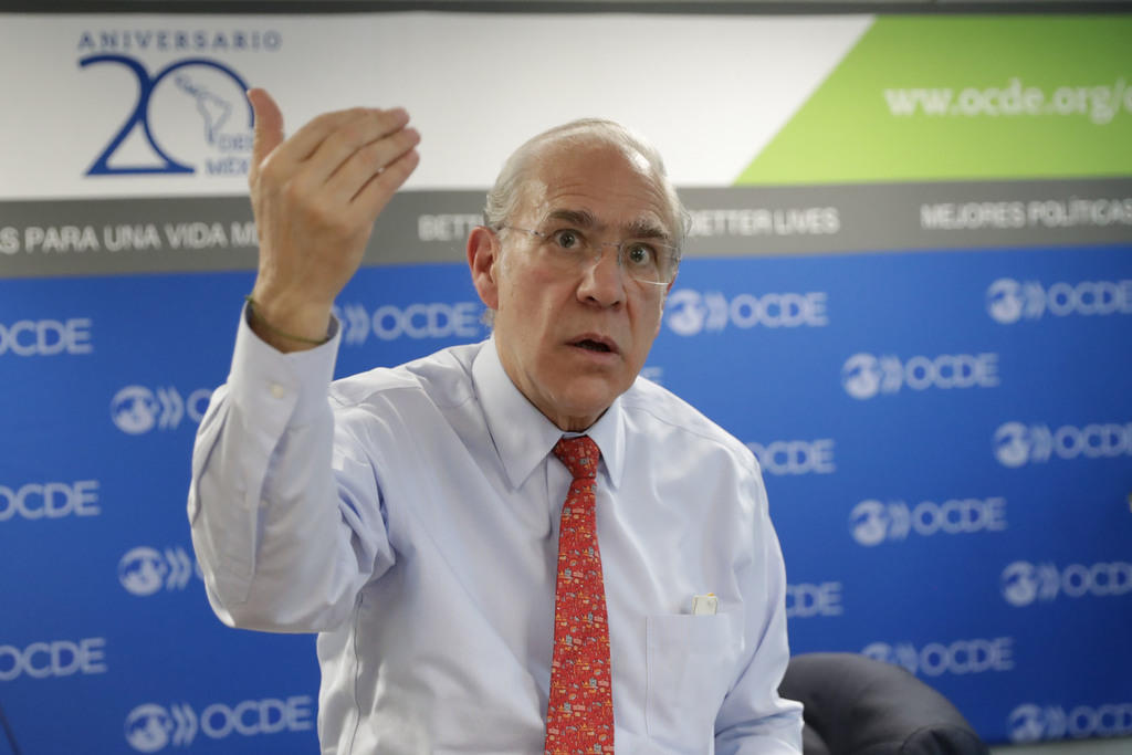 José Ángel Gurría, secretario general de la Organización para la Cooperación y el Desarrollo Económico (OCDE), afirma que la clase media en América Latina es vulnerable. (ARCHIVO)