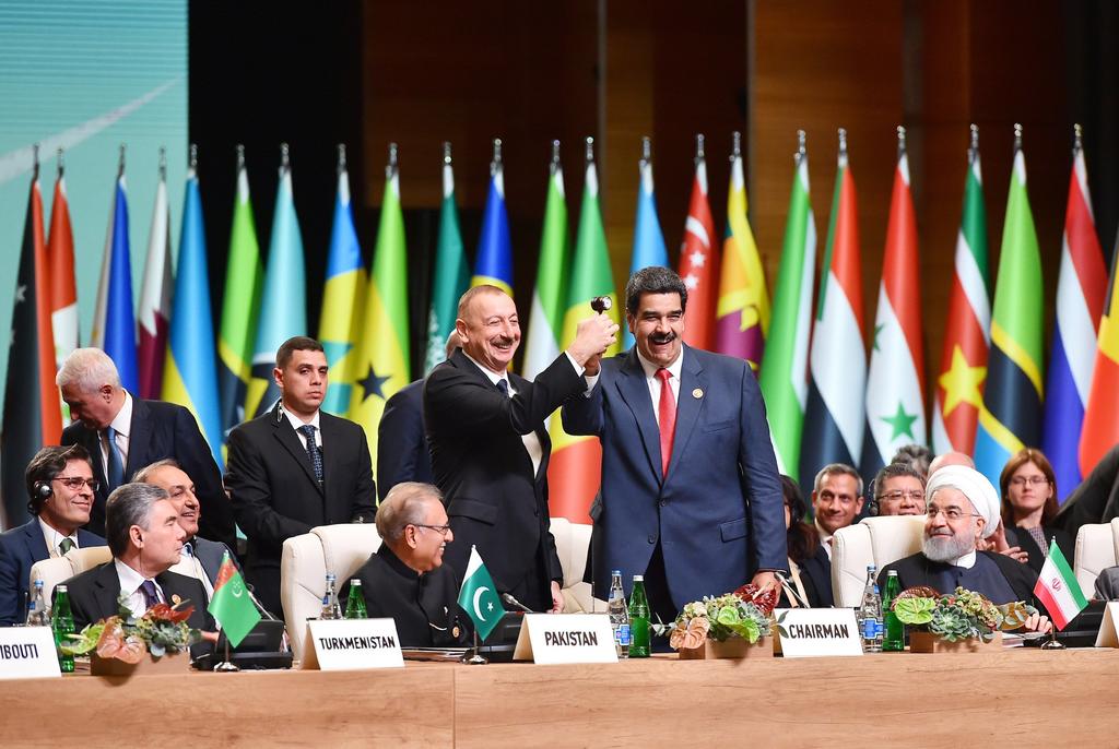 El rechazo frontal al hegemonismo de Estados Unidos y de instituciones financieras internacionales por parte del MNOAL marcó el primer día de la decimoctava cumbre de esta organización. (EFE)
