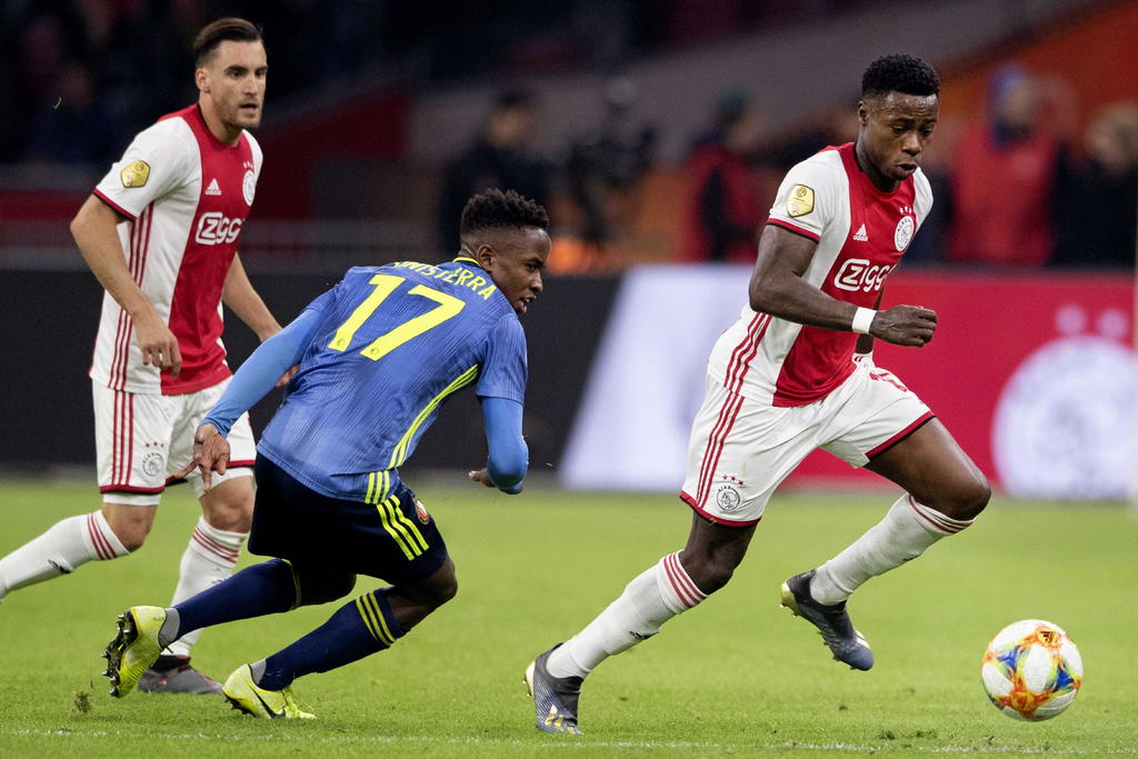 Ajax sigue puntero del torneo con 29 puntos en 11 partidos, con nueve victorias y dos empates. (EFE)