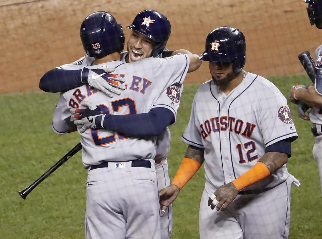 Los Astros de Houston lograron su tercera victoria consecutiva sobre Washington, y se pusieron a un triunfo de ganar la Serie Mundial. (EFE)