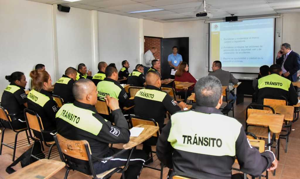 Se brindó una capacitación al personal de la Dirección de Tránsito y Vialidad de Gómez Palacio. (EL SIGLO DE TORREÓN)