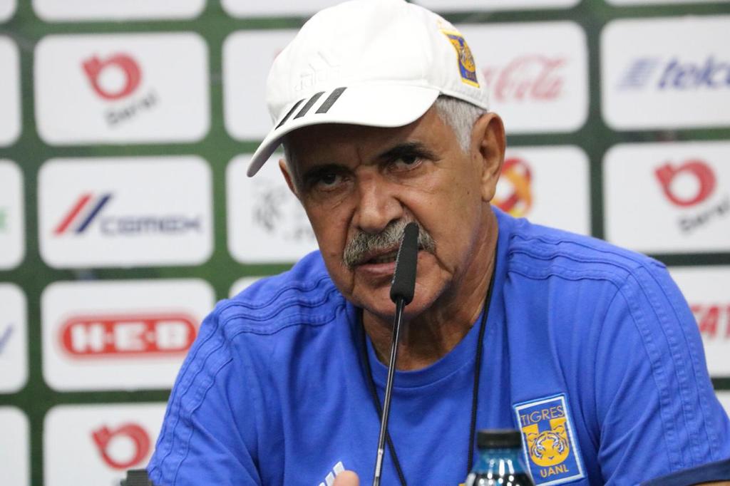 El estratega aseguró que no se preocupó ante el conato de bronca entre su jugador y el portero de Cruz Azul porque los 'conoce'. (ARCHIVO) 