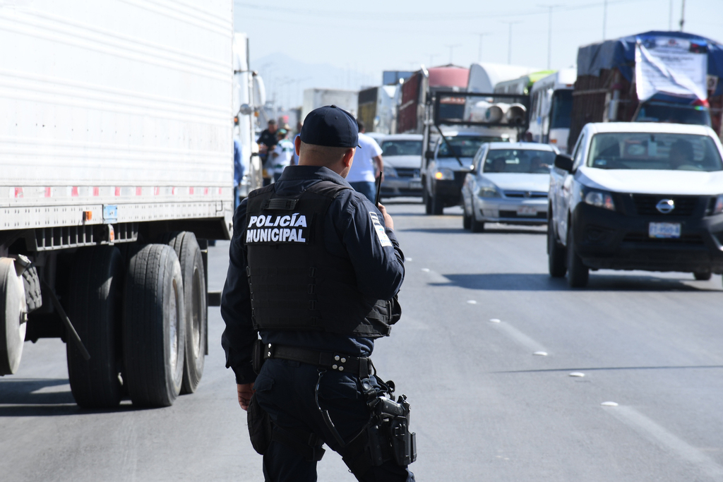 Acusaron que en Torreón, sus conductores son víctimas de una “cacería” por parte de los agentes de Tránsito y Vialidad. (FERNANDO COMPEÁN)