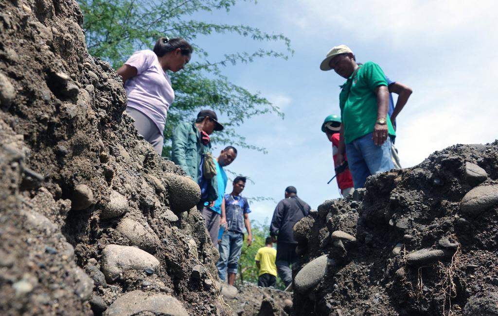 El epicentro del sismo se situó a 25 kilómetros de Tulunam (Cotabato), la misma ciudad donde hace dos semanas se ubicó el centro de otro terremoto de 6,4 que mató a siete personas e hirió a más de 200.