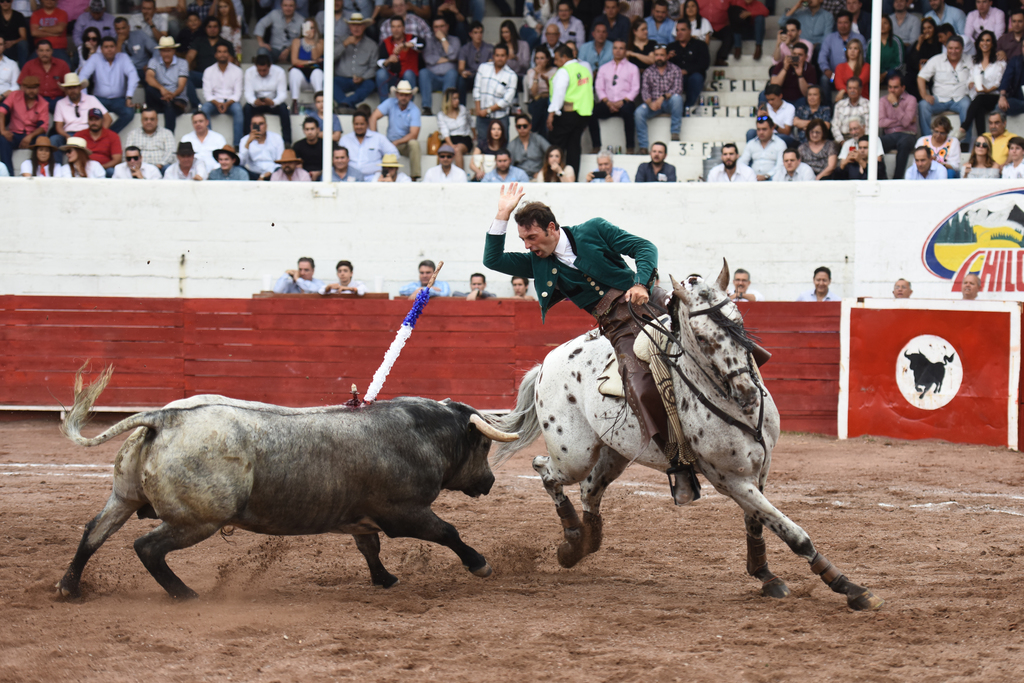 Junto a su nueva cuadra de maravillosos caballos, el rejoneador español está por iniciar su temporada en territorio mexicano. (ARCHIVO) 