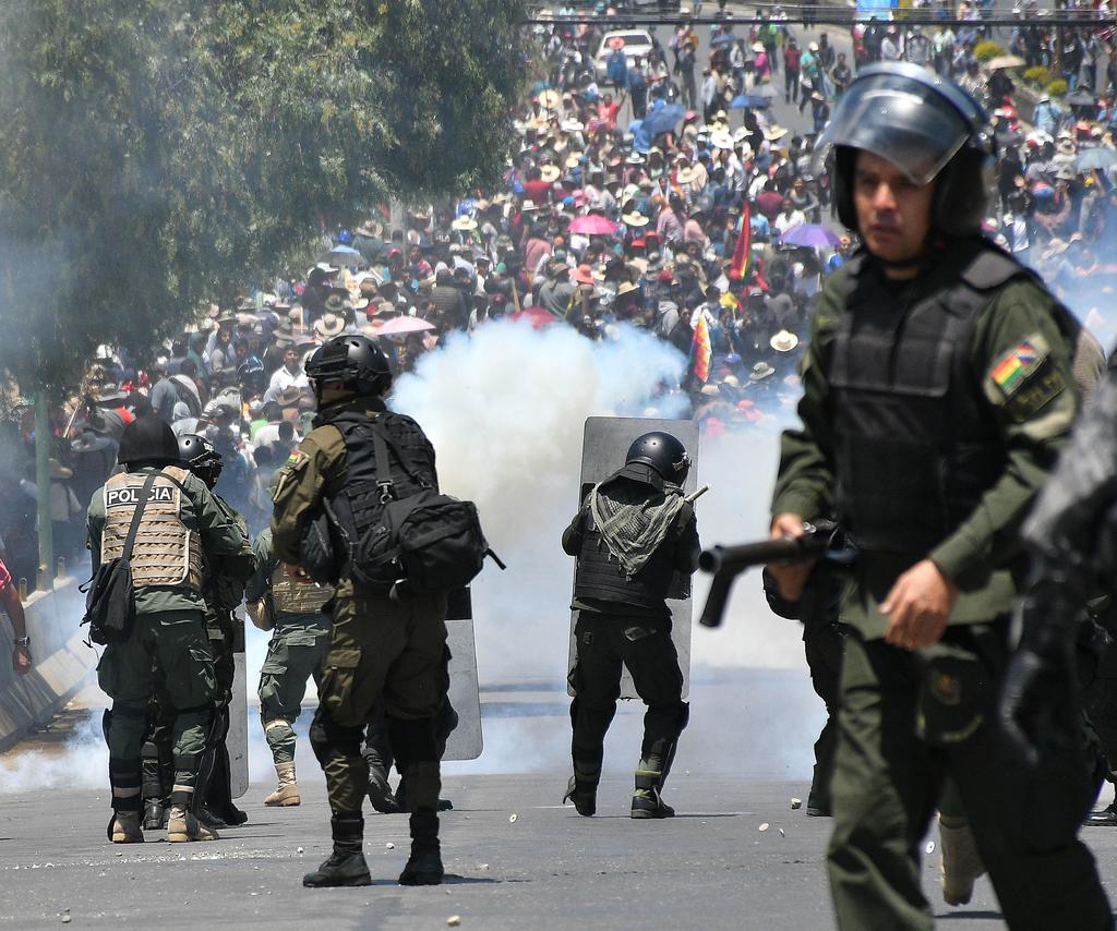 Enfrentamientos violentos entre sectores afines al presidente de Bolivia, Evo Morales, y opositores tras las cuestionadas elecciones presidenciales de la semana pasada dejaron dos muertos. (ARCHIVO)