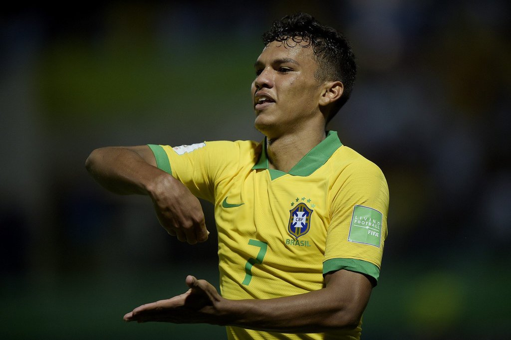Gabriel Veron festeja tras anotar el segundo gol brasileño. (ESPECIAL) 