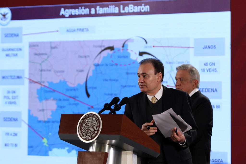 El secretario de Seguridad, Alfonso Durazo, informó de manera preliminar las armas con las que fueron asesinados los nueve integrantes de la familia LeBarón son de procedencia estadounidense. (EL UNIVERSAL)