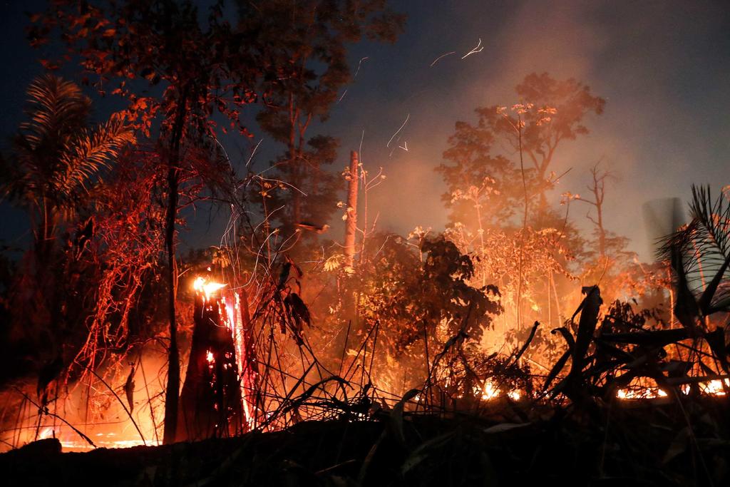 Un incendio forestal se extiende desde hace dos semanas en la reserva indígena de Arariboia, en el estado amazónico brasileño de Maranhao, donde el viernes pasado fue asesinado un 'guardián del bosque'. (ARCHIVO)