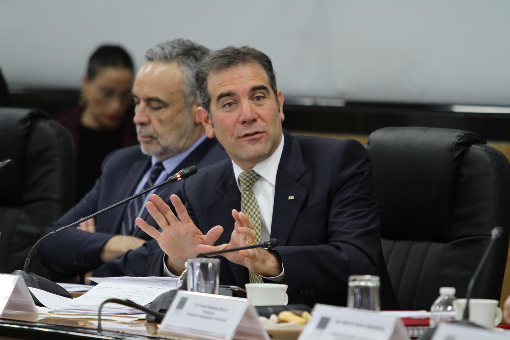 Lorenzo Córdova dijo que acatará lo que decida el Poder Legislativo, pero dejó entrever los riesgos.