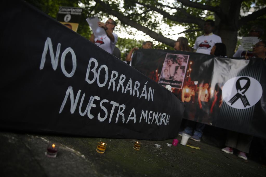 El Congreso de El Salvador aún no aprueba una ley de reconciliación nacional que garantice justicia, verdad y reparación a las víctimas del conflicto armado (ARCHIVO)