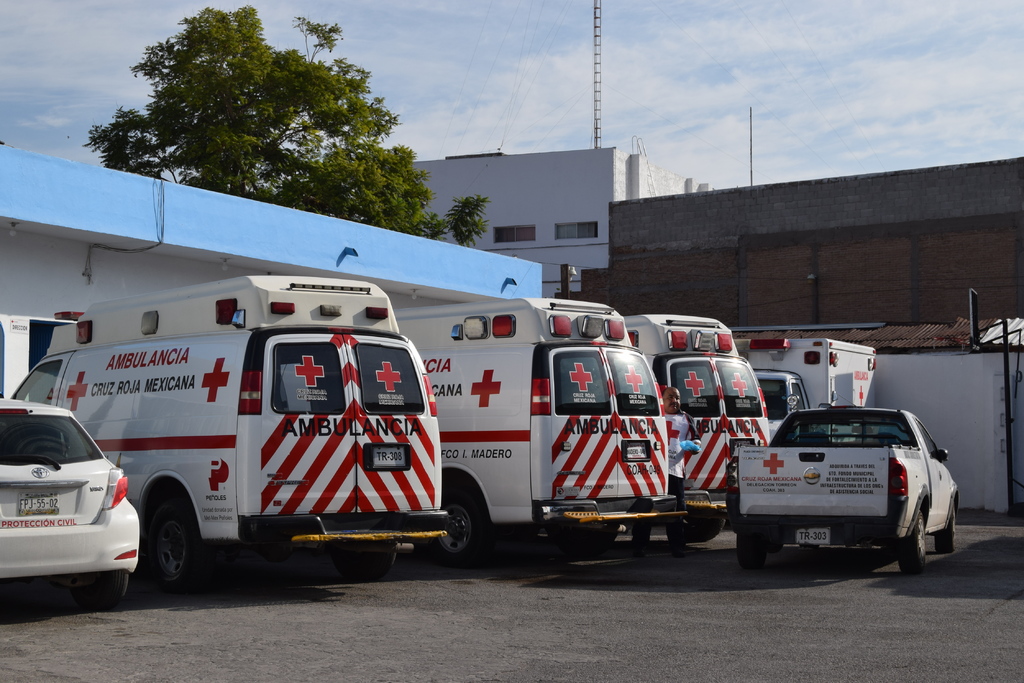 En un recorrido de El Siglo de Torreón al Centro de Capacitación de la benemérita institución en el municipio de Torreón, se observó que las ambulancias se encontraban en el estacionamiento. (MARY VÁZQUEZ)