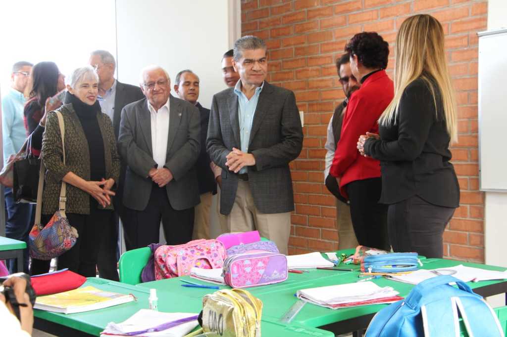 El gobernador de Coahuila inauguró la escuela primaria, en la que se invirtieron 4.7 mdp en construcción y equipamiento.