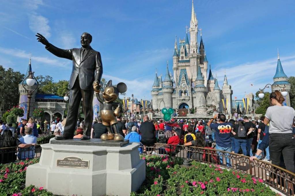 Dos empleados de Disney Florida fueron detenidos en una operación encubierta sobre delitos de explotación sexual infantil.