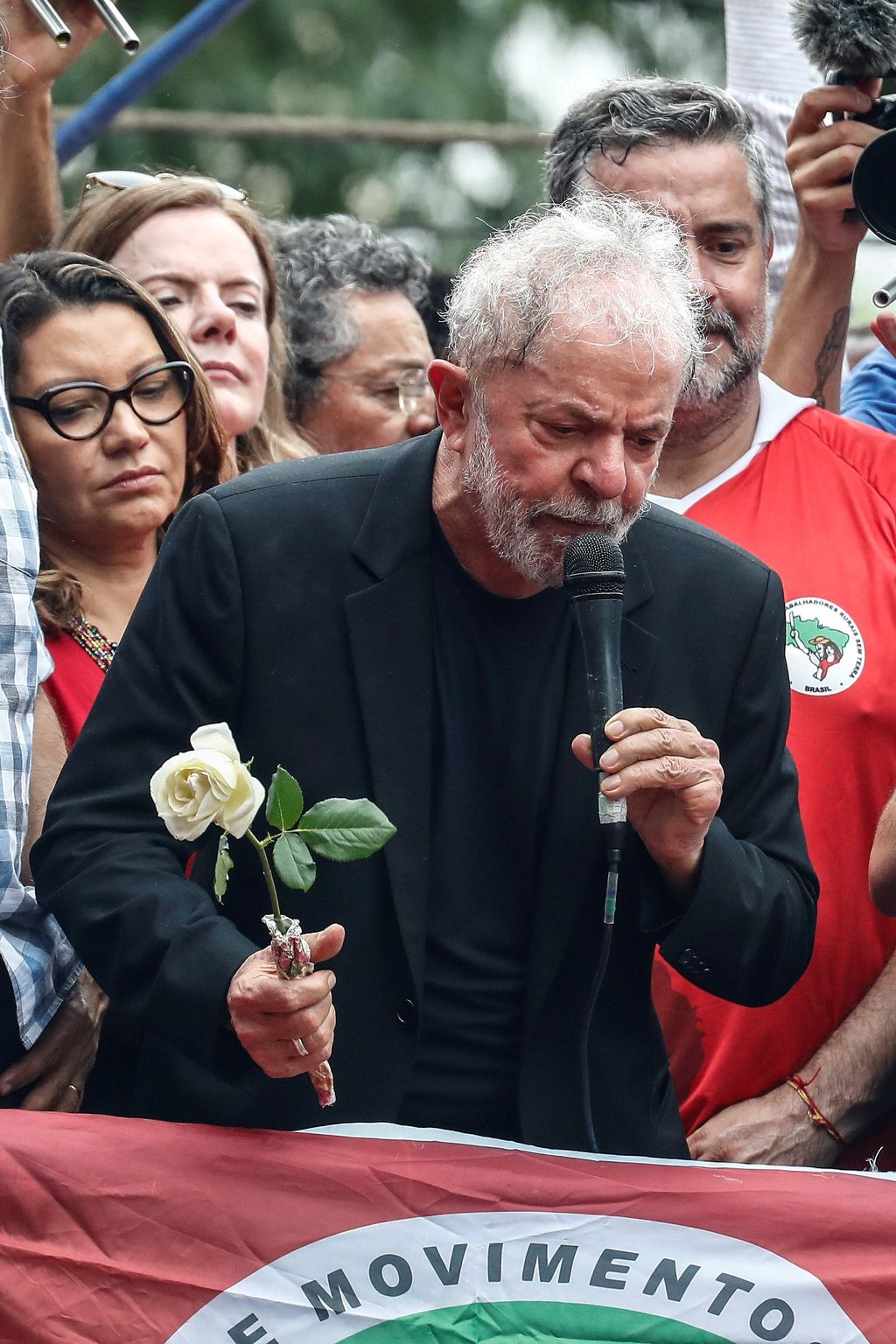 'Estando libre, estoy con muchas ganas de volver', señaló el expresidente brasileño ante simpatizantes en Brasilia. (EFE)