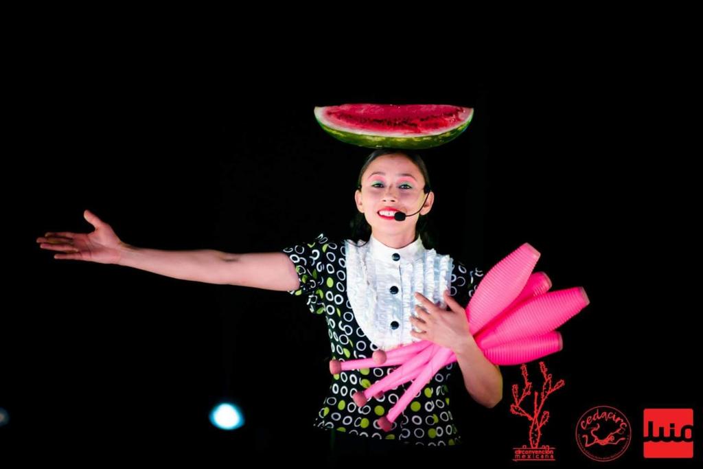 Cinthia Buitrón es una artista circense que ha sido parte de un top internacional que califica a los mejores malabaristas del mundo. (CORTESÍA) 
