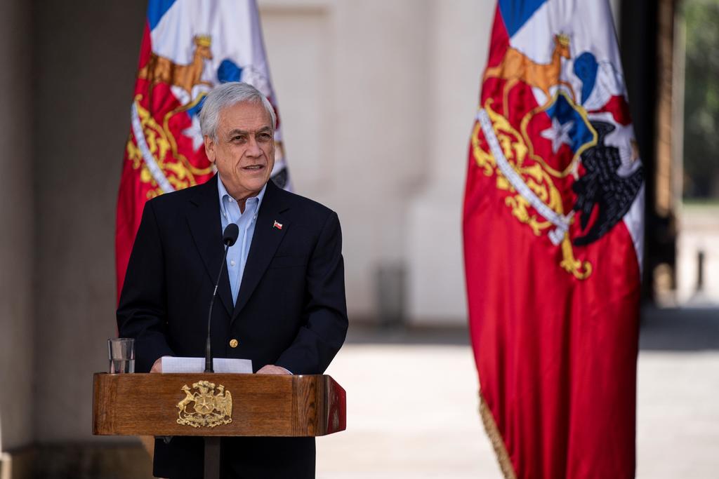 La propuesta del Gobierno de Chile de que sean los actuales parlamentarios los que redacten una nueva Constitución generó este lunes el rechazo de la oposición. (ARCHIVO)