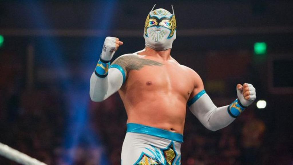 El luchador mexicano considera que vienen sus mejores años y que no le gusta depender de una sola empresa como la WWE. (CORTESÍA)