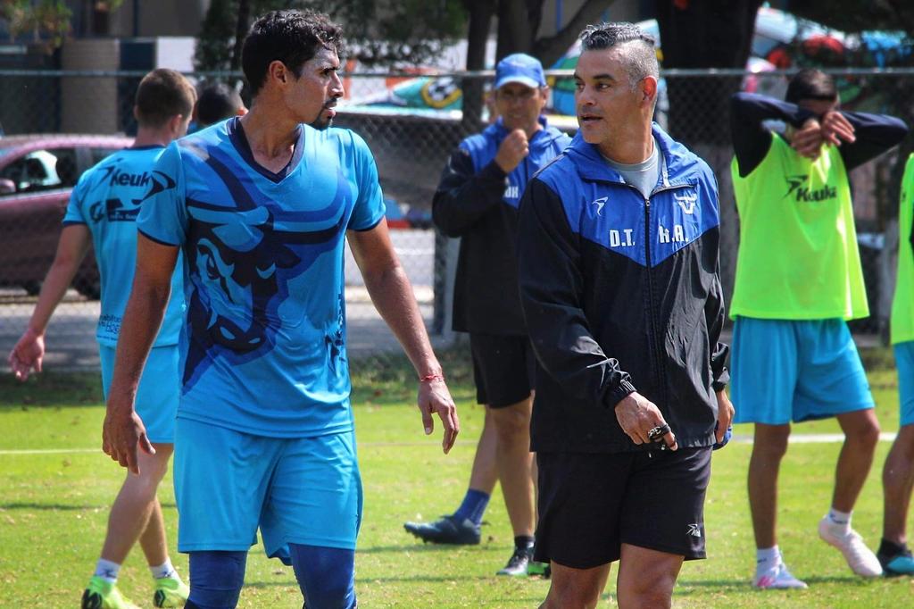 El exfutbolista de Santos Laguna, Héctor 'El Pity' Altamirano, calificó a Celaya a los Cuartos de Final del Ascenso MX. (CORTESÍA)