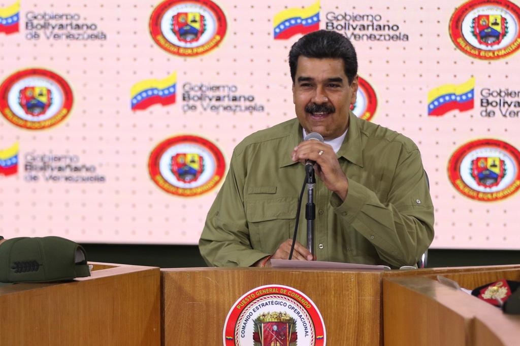 Maduro ordenó que se activen “todas las 63,890 unidades populares de defensa” para cumplan la “misión de patrullaje armado en las avenidas y calles de toda Venezuela, del 14 al 24 de noviembre”. (EFE)