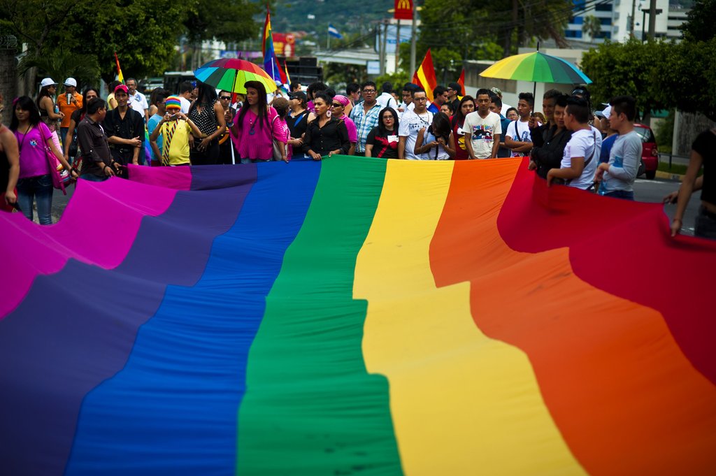 La ACNUR exigió a las autoridades salvadoreñas que no queden impunes los crímenes de odio contra la comunidad LGBTI. (ARCHIVO)