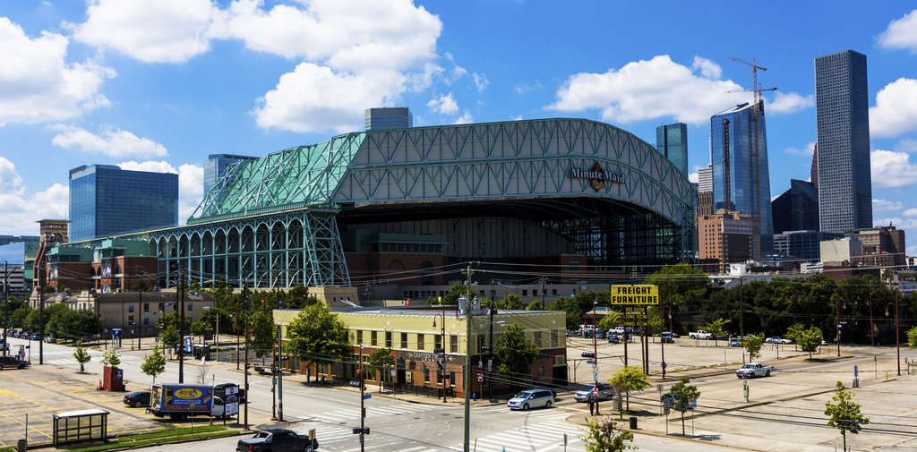 El Minute Maid Park, casa de los Astros de Houston, equipo que está bajo investigación de las Grandes Ligas. (AP)