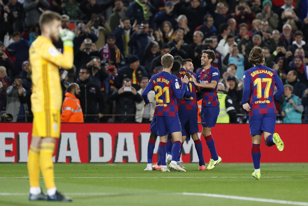 La escuadra blaugrana goleó en la más reciente fecha disputada en el futbol español al Celta de Vigo, luego que la magia de Lionel Messi se hiciera presente con un 'hat-trick'. (AP)