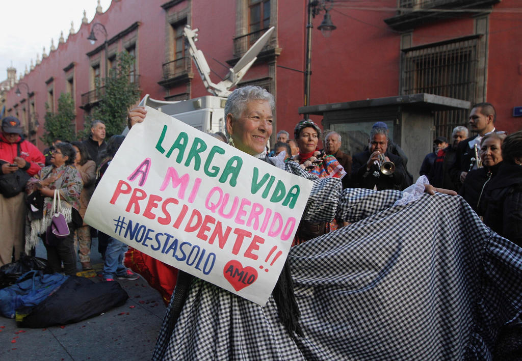 Llevaron mariachi a Palacio Nacional para celebrar el cumpleaños 66 del presidente Andrés Manuel López Obrador. (NOTIMEX)