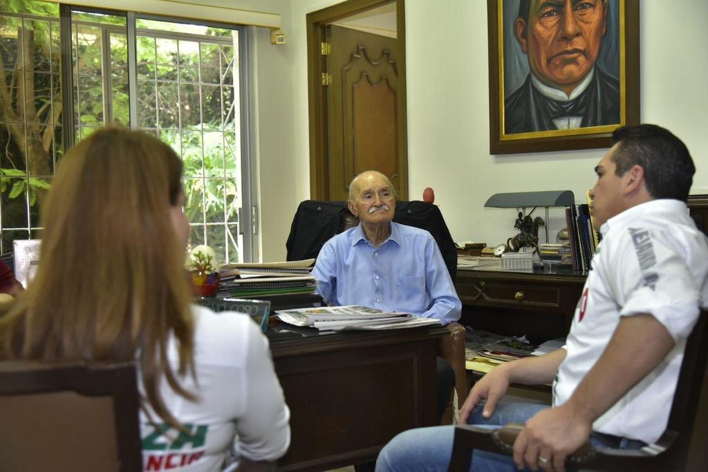 El exgobernador priista de Jalisco, Guillermo Cosío Vidaurri (1929-2019), falleció este miércoles de un paro respiratorio, a consecuencia de una neumonía tras contraer dengue, expresaron familiares a medios locales. (TWITTER)