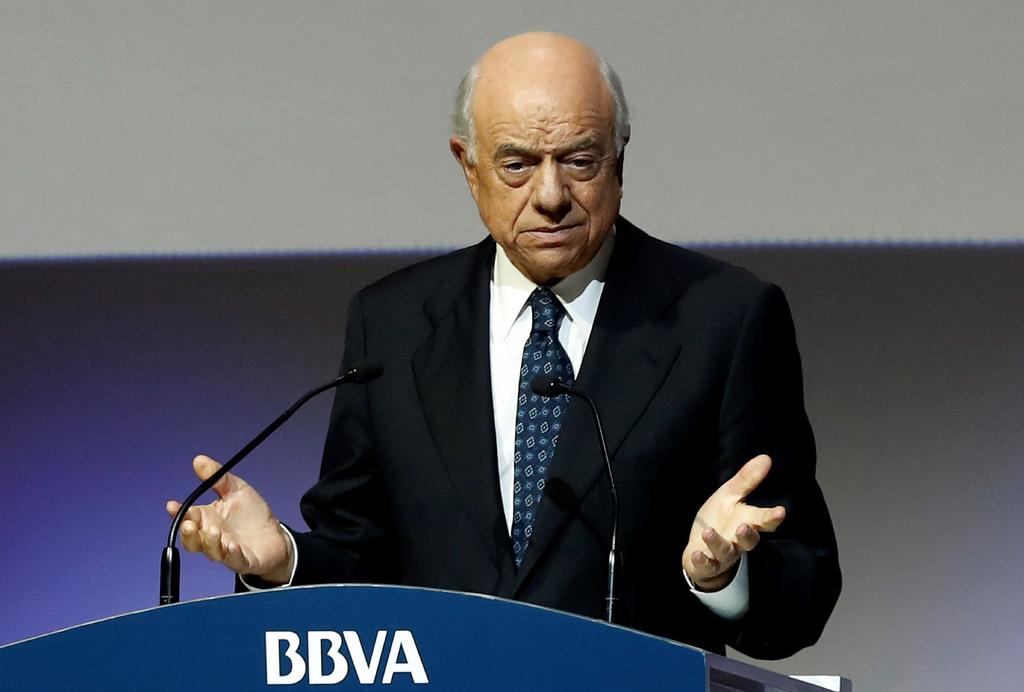 La Fiscalía Anticorrupción española ha pedido que se investigue al expresidente del banco BBVA, Francisco González. (ARCHIVO)