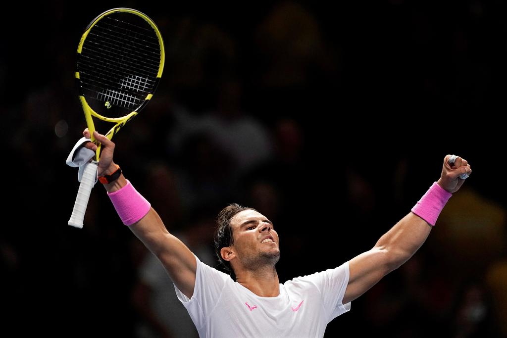 Rafael Nadal perdía 5-1 en el tercer set ante Daniil Medvedev y vino de atrás para derrotarlo. (EFE)