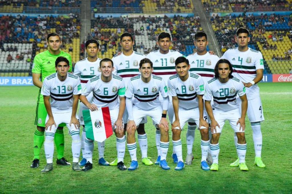 (La Selección Sub-17 entrenó ayer bajo la atenta mirada del director téc- entendemos muy bien en el campo”, dice Muñoz.
nico Marco Antonio Ruiz . ESPECIAL)