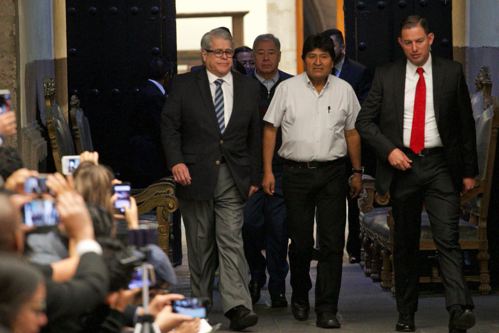 El presidente Andrés Manuel López Obrador aclaró que elementos de la Secretaría de la Defensa Nacional (Sedena), y que antes pertenecían al Estado Mayor Presidencial, tienen asignada la tarea de cuidar al expresidente de Bolivia, Evo Morales Ayma. (ARCHIVO)