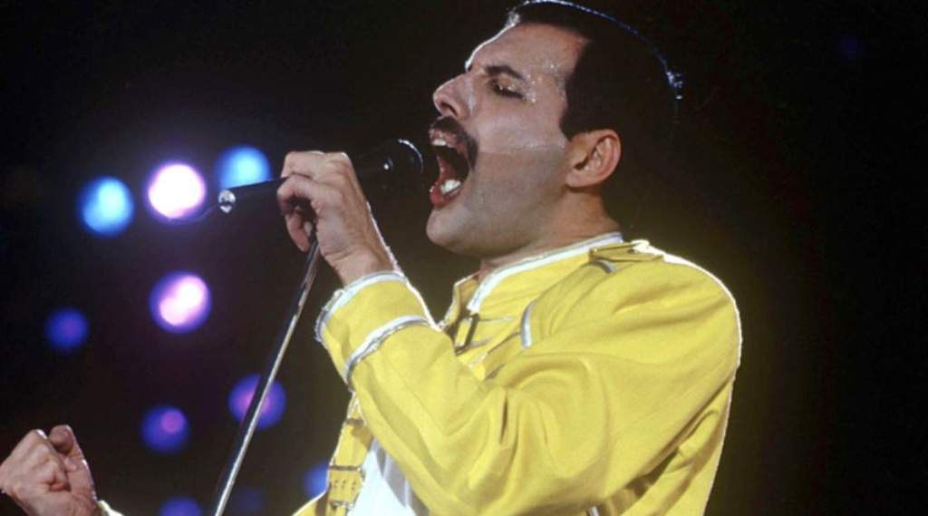 La banda de rock Queen lanzó un nuevo concurso, el #FreddieChallenge, con el que busca a la persona que pueda imitar la voz de Freddie Mercury a través de un experimento desarrollado con inteligencia artificial. (ESPECIAL)