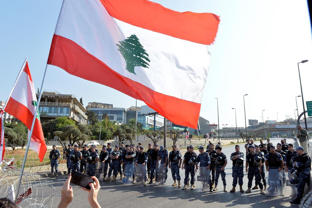 Soldados libaneses reabrieron las principales autopistas del Líbano el jueves tras un cierre de dos días. (ARCHIVO)
