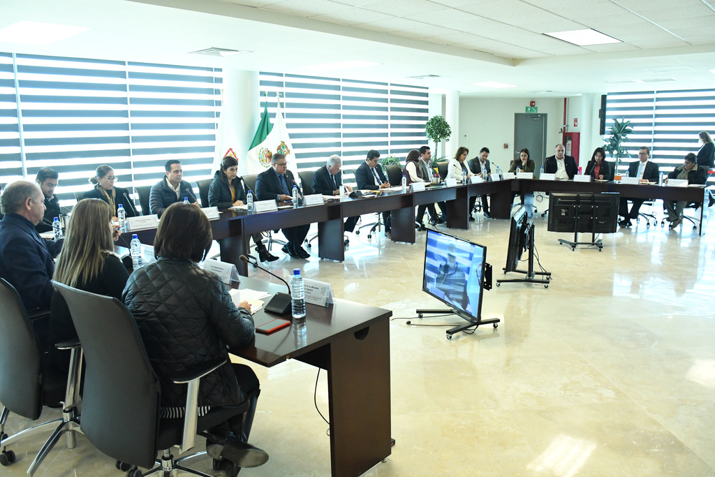 En la sesión de cabildo de Torreón estalló la polémica por los resultados de la evaluación a regidores que presentó el martes el CCI Laguna, junto con la Alianza Nacional RegidorMX. (FERNANDO COMPEÁN)