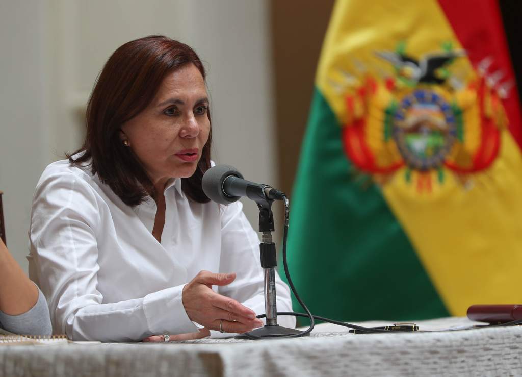 Bolivia expulsó a todos los diplomáticos de Venezuela por involucrarse en asuntos internos del país, anunció hoy la canciller boliviana, Karen Longaric. (EFE) 
