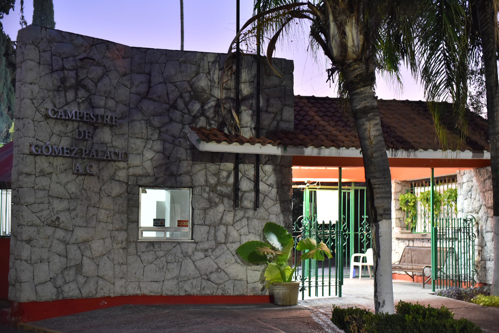 En números rojos, Club Campestre de Gómez Palacio