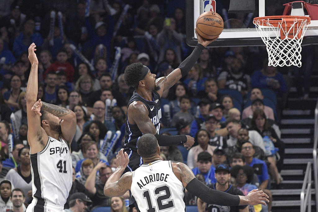 El Magic logró imponerse en casa ante los Spurs. (AP)