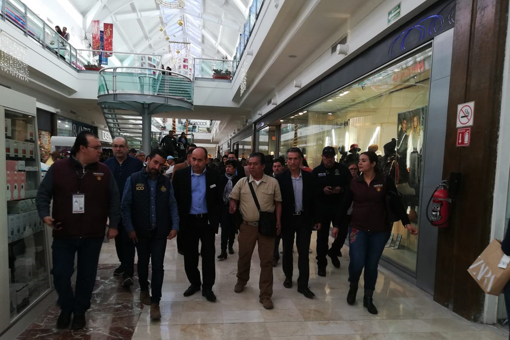 Personal de Canacoto, Profeco y autoridades, realizaron un recorrido por los distintos centros comerciales de la región. (EL SIGLO DE TORREÓN)