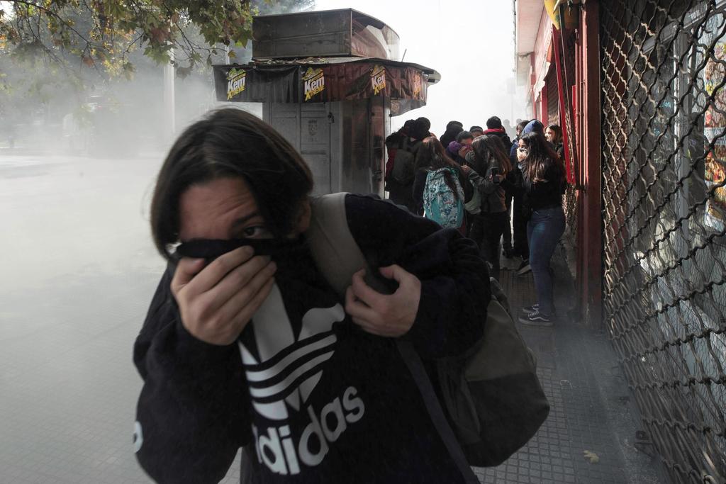 Hemorragias nasales, conjuntivitis, dermatitis o tos aguda. Son algunos de los síntomas que sufren los residentes de un barrio del centro de Santiago desde hace un mes. (ARCHIVO) 