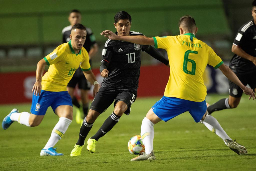 Brasil se impuso a México luego de venir abajo en el marcador. (EFE)