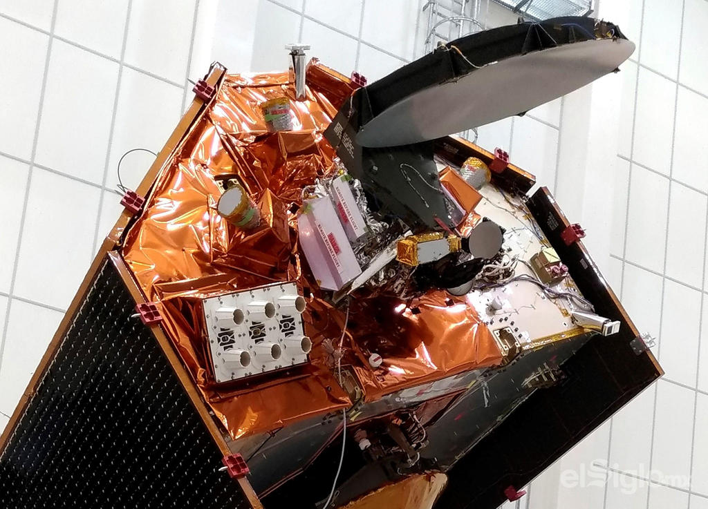 El satélite Sentinel-6 viajará al espacio para medir el aumento del nivel de los océanos en la Tierra, pero antes debe pasar una serie de exigentes pruebas que se realizan en un lugar llamado 'sala blanca'. (ARCHIVO) 