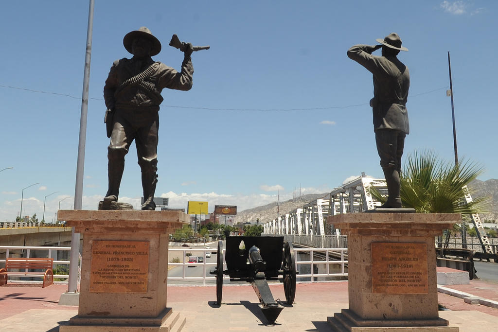 Son distintos los monumentos que han sido erigidos a Francisco Villa y Raúl Madero, personajes de la Revolución Mexicana en La Laguna.