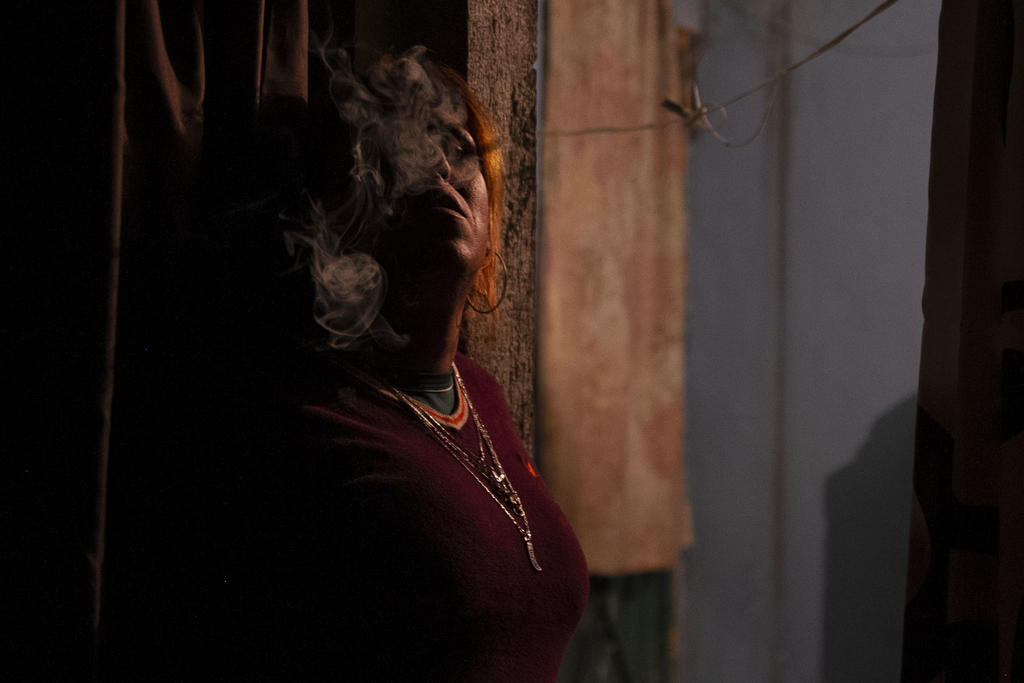 Acostumbradas a sobrevivir día a día, las trabajadoras sexuales trans de Ciudad de México exigen su reconocimiento para acabar con la violencia que les rodea y evitar así ser parte de una cifra escalofriante: su esperanza de vida promedio es de 35 años. (ARCHIVO)
